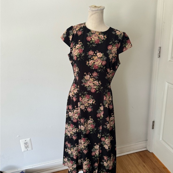 Floral Dress NWT - Picture 2 of 5